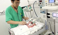 Hà Nội: Một ca sinh 4 em bé, 3 trai 1 gái