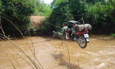Màn đu dây qua sông của 100 hộ dân xã Hòa Lễ, Đăk Lăk