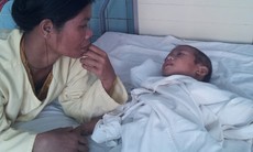 150 con giun làm tắc ruột bé trai 5 tuổi
