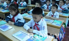 Quá hoang mang về đề án ‘HS tiểu học ngồi chà iPad’