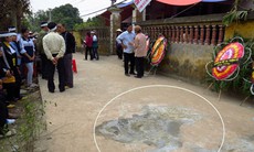 Bí thư xã bị hạ sát bằng 8 nhát dao đâm trước cổng nhà