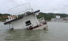 Thêm 2 tàu du lịch bị chìm trên Vịnh Hạ Long