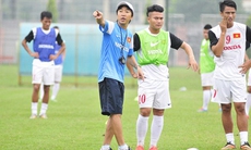 VFF cử U19 đá SEA Games 28: HLV Miura bị việt vị?