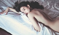 Ngọc Trinh táo bạo với ảnh nude ở Nha Trang