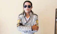 Tiêm axit vào mặt để giống Michael Jackson