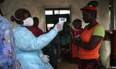 WHO ra tay bảo vệ nhân viên y tế nhiễm ebola