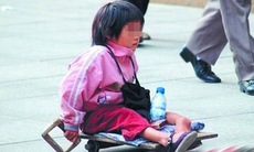 "Lò" luyện ăn xin: Chặt chân, tay ép đi ăn xin