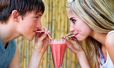 10 biểu hiện "tố cáo" chàng thích bạn