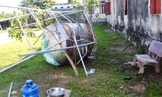 Hai học sinh tiểu học bị bồn nước đè tử vong khi ngồi chơi