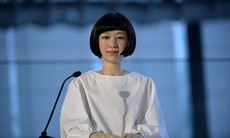 Người máy... dẫn chương trình