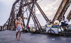 Chùm ảnh: Cầu Long Biên và cuộc sống đời thường người Hà Nội