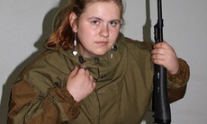 Ukraine "bắt được một nữ điệp viên trẻ tuổi của Nga"