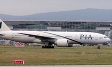 Pakistan: Máy bay chở trên 170 hành khách bị bắn khi hạ cánh, 1 người chết