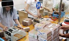 "Sóng" thừa tiền "nhấn chìm" lãi suất tiết kiệm