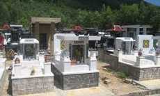 “Bảo mẫu mộ” hay những “ma sống” ở nghĩa trang