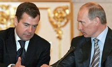 Putin quyết định tăng lương cho mình và Medvedev lên gần 3 lần