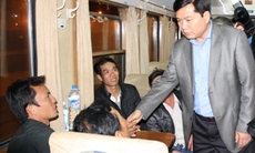 Niềm vui trên chuyến tàu kết năm có Bộ trưởng Đinh La Thăng