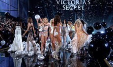 Mãn nhãn với màn trình diễn thời trang Victoria's Secret