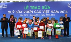 Quỹ sữa “Vươn cao Việt Nam” khởi động hành trình đầu tiên năm 2014