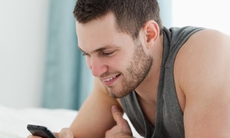 Nhắn tin tán tỉnh người thứ 3 có được coi là lừa dối?