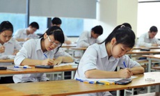 Thí sinh căng mình rút, nộp hồ sơ nguyện vọng 1