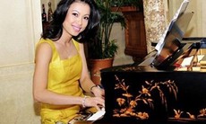 "Choáng" với độ ăn mặc táo bạo của hoa hậu giàu nhất Việt Nam
