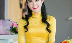 Huyền My xì tin khi đang ghi hình