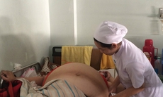 Sản phụ nặng 140 kg chật vật vượt cạn