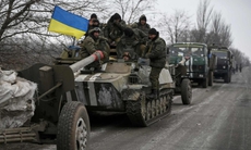 Ukraine bắt đầu rút pháo khỏi khu vực chiến sự miền Đông
