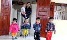 Chuyện những đứa trẻ theo chân mẹ vào trại giam