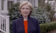 Hillary Clinton chọn thông điệp tranh cử gần gũi dân chúng