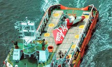 Đã vớt được hộp đen máy bay AirAsia gặp nạn