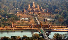 Bắt quả tang du khách chụp ảnh khỏa thân ở Angkor Wat