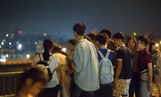 Hà Nội: Hàng ngàn người đổ xô đi xem "trăng máu"