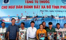 Tặng 150 tủ thuốc cho ngư dân Phú Yên