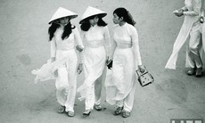 Vẻ đẹp trường tồn cùng năm tháng của tà áo dài Việt Nam