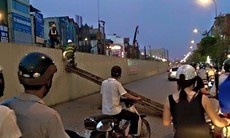 Đình chỉ, kiểm tra toàn bộ máy móc sau vụ rơi dầm sắt ở tuyến Metro