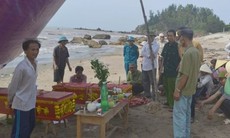 Ba em bé rơi xuống ao chết đuối thương tâm