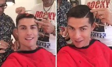 Ronaldo đau đầu chọn kiểu tóc để trông thật đẹp trai