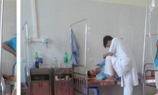Tâm sự đau đớn của bác sĩ giẫm chân lên giường bệnh