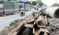Bụi mù trời trên đường Trần Não, TP.HCM