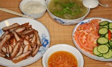 Sai lầm khi ăn cơm chan canh