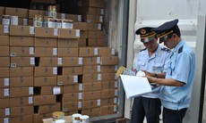 Liên tiếp phát hiện sữa, thực phẩm nhập lậu Doanh nghiệp và người tiêu dùng hoang mang