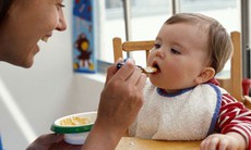 Chăm sóc trẻ suy dinh dưỡng tại nhà