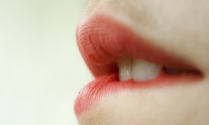 Luôn phải chủ động "xin" chồng mỗi khi muốn yêu