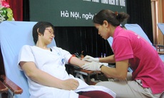 Cán bộ y tế chia sẻ dòng máu nghĩa tình vì người bệnh
