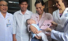 Sức khỏe bé trai bị đâm xuyên sọ ổn định sau gần 3 tháng xuất viện