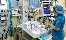 50 giờ giành sự sống cho bé sơ sinh có độc tố trong máu