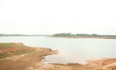 Mẹ chết đuối, con nằm trên lưng sống sót thần kỳ