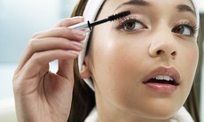 Mỹ phẩm quá hạn chứa lượng lớn vi khuẩn gây chết người